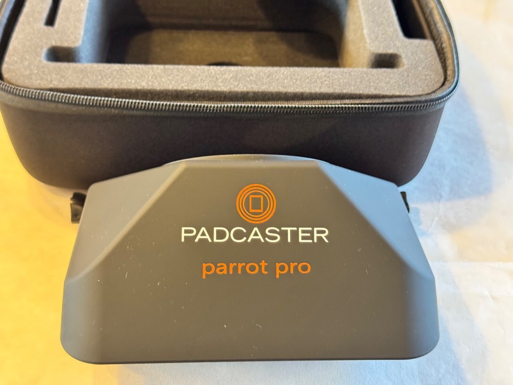 Podcaster Parrot Pro Teleprompter Kit