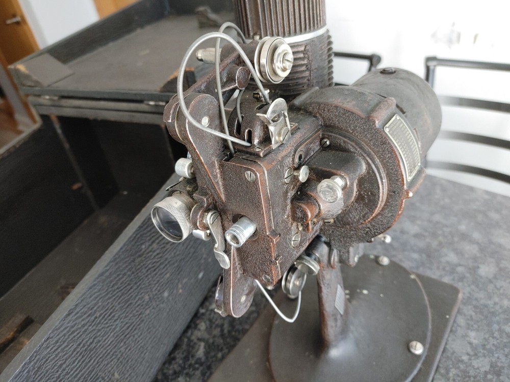 Bell Howell Filmo 57 ST Projector plus Case