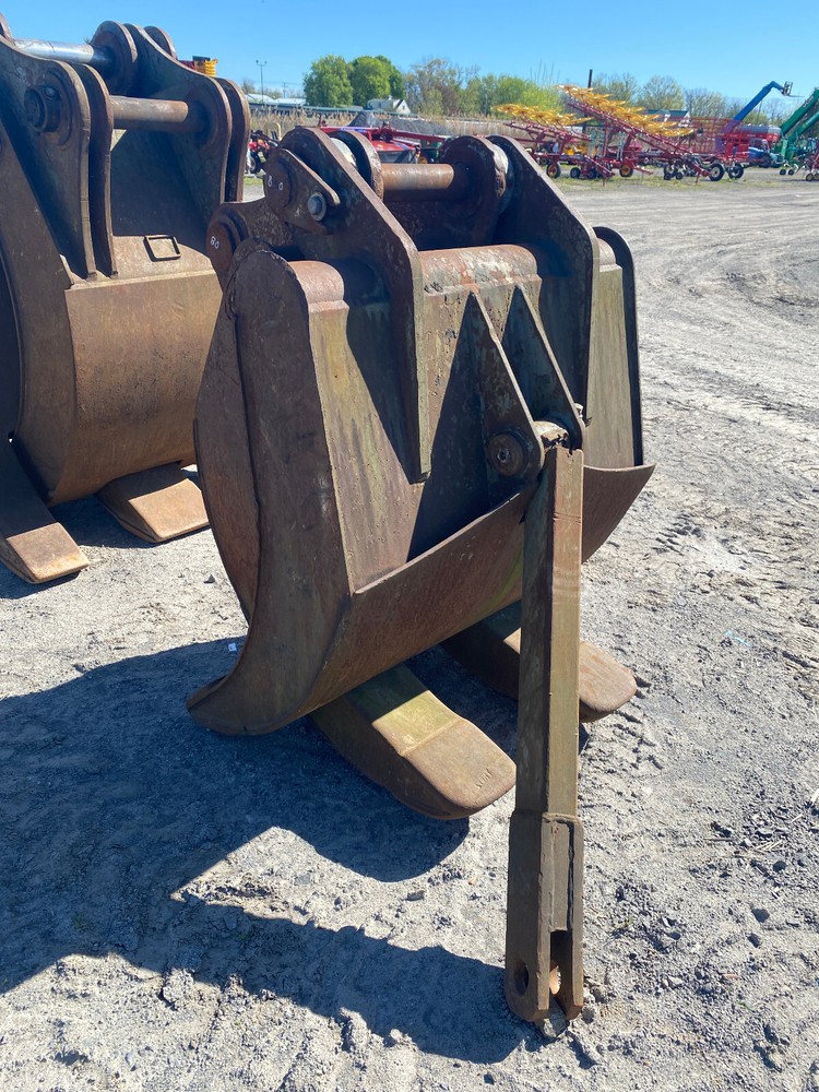 Geith 2 over 3 Excavator Grapple Attachment, 80mm Pins