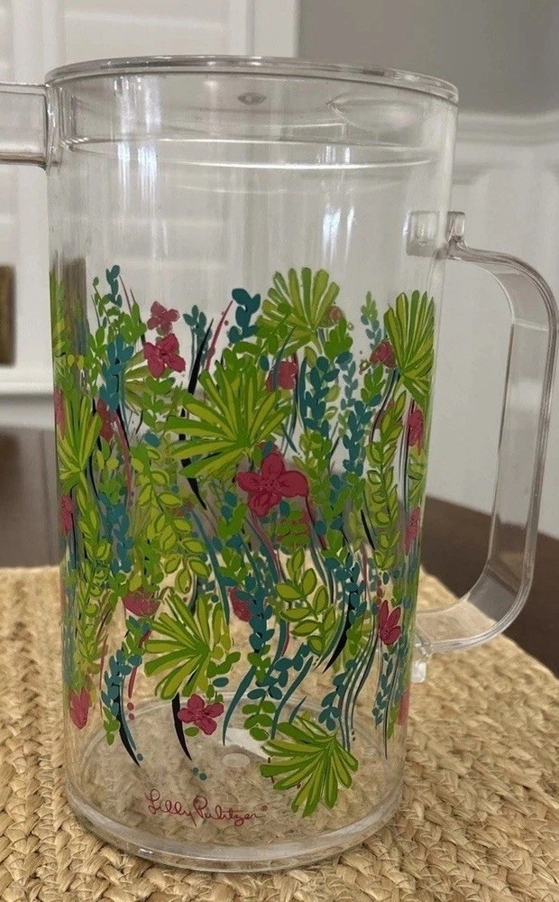 LILLY PULITZER 56 OZ  FLORAL ACRYLIC PITCHER EUC