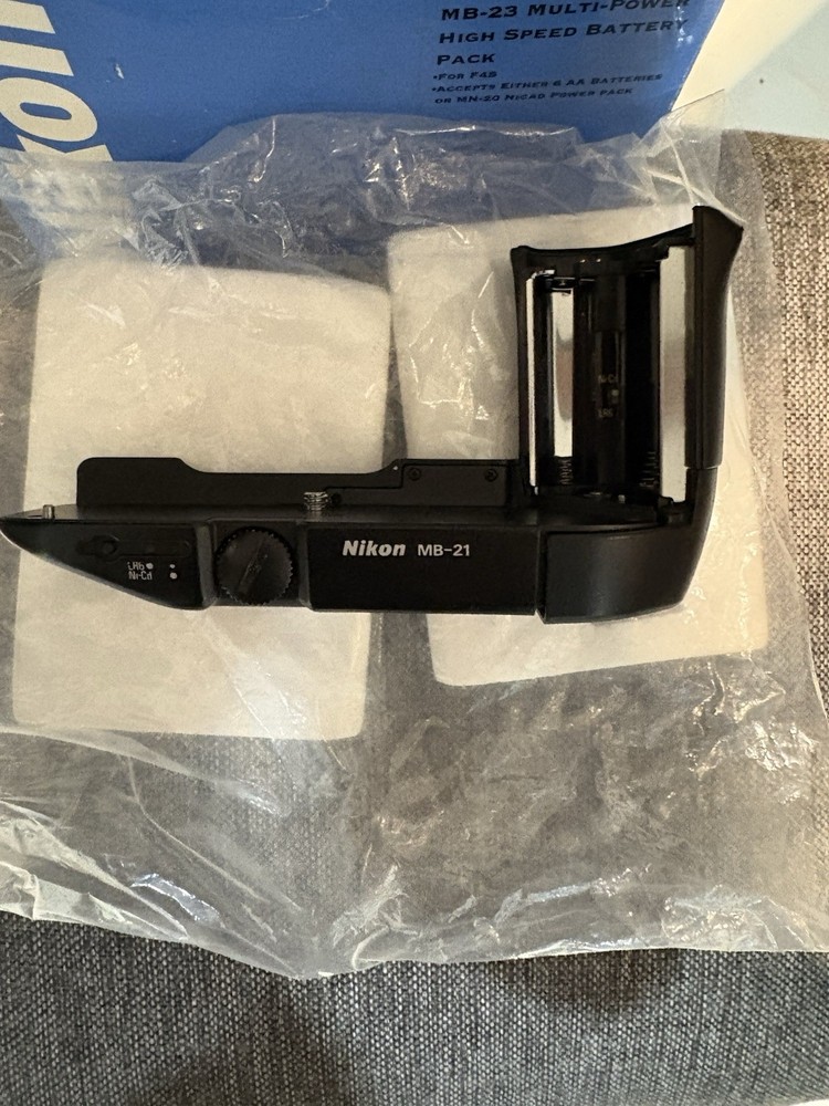 Nikon MB-23 High Speed Battery Grip