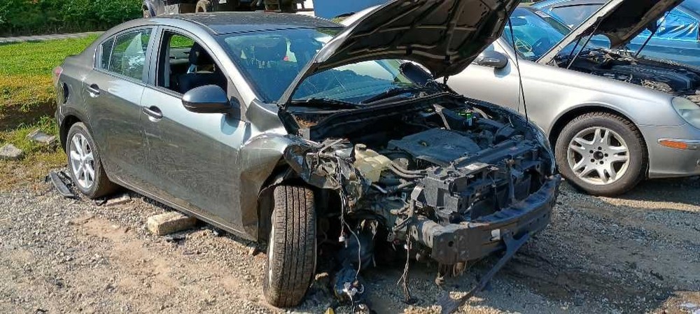 Used Fuse Box Engine fits: 2011 Mazda 3 Grade A
