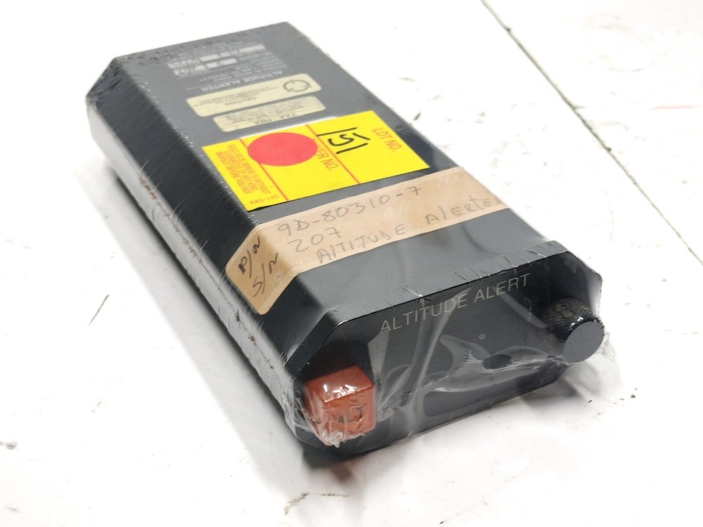 Innovative Solutions  -Boeing DC-9 -31/23 Altitude Alerter Controller 9D-80310-7