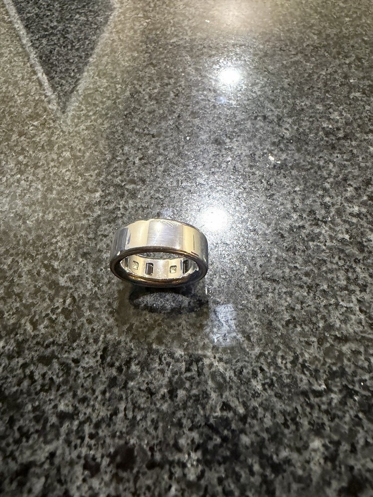 Oura Ring Gen 4 - Silver - Size 7- Fast Shipping