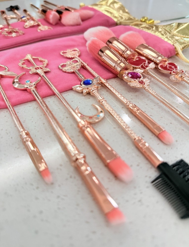 8pcs Cute Anime Makeup Brush Set - Includes Foundation, Eyebrow, Eyeshadow Brush