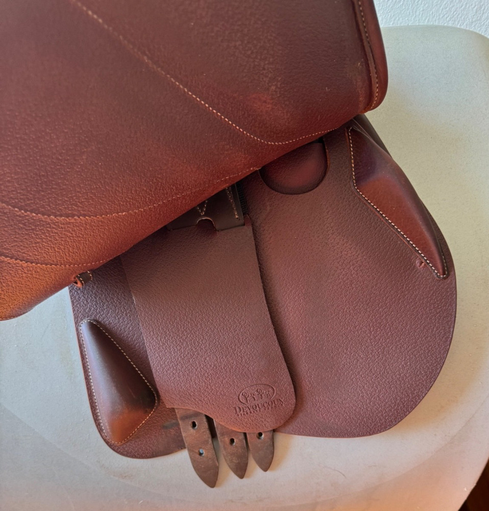 18" Devoucoux Biarritz S Saddle - 2017 - 2A - Full Buffalo - MINT!