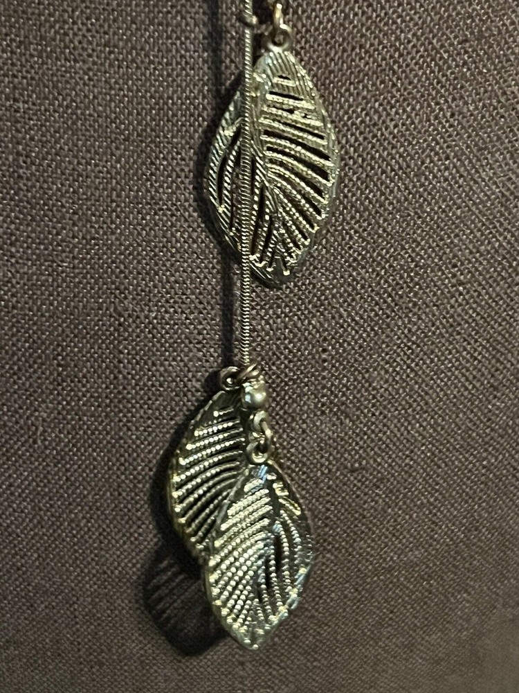 1945 Goldtone Draping Leaves Necklace