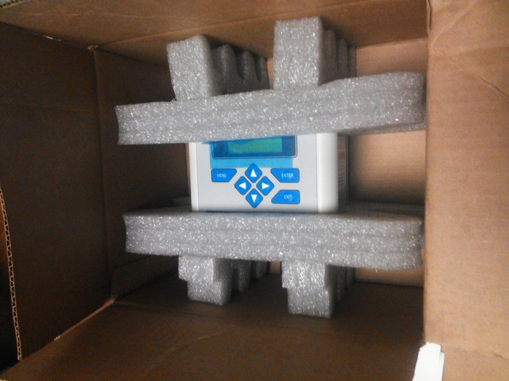 New Emerson Rosemount Analytical 1055-01-10-25 dissolved oxygen/pH analyzer