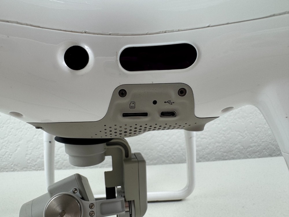 DJI Phantom 4 Pro 4K Camera Drone - White WM331A Bundle DRONE + CAMERA ONLY