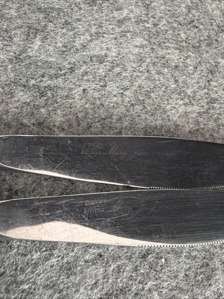 2 Ekco Eterna Mary Jane Stainless Flatware Knives