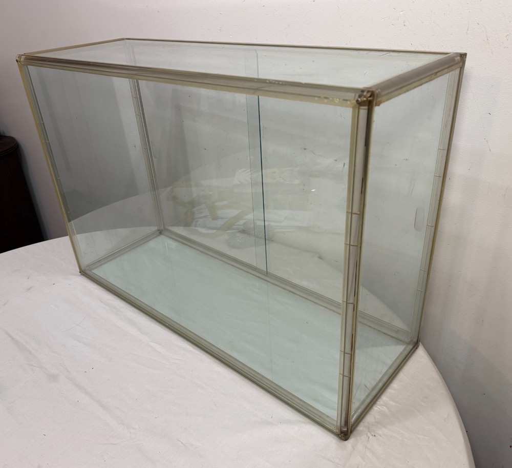 QUALITY Large vintage counter top glass lucite rectangular display show case box