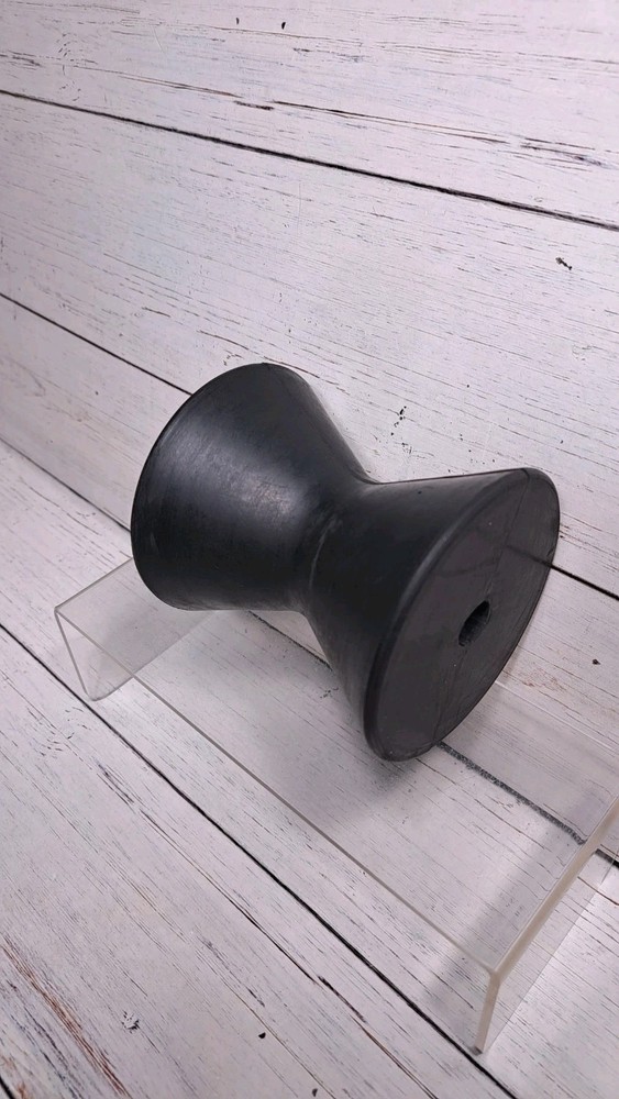 CE Smith 29541 Rubber Bow Roller 4" Wide Black