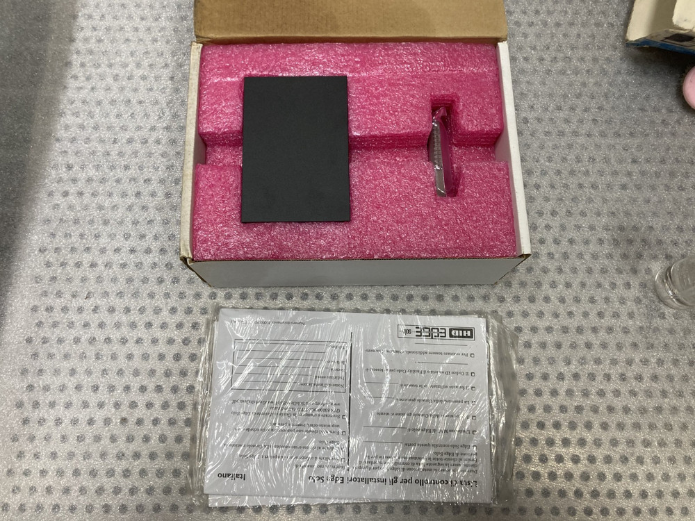 HID EdgePlus Solo ES400 83000BKE IP-based Controller