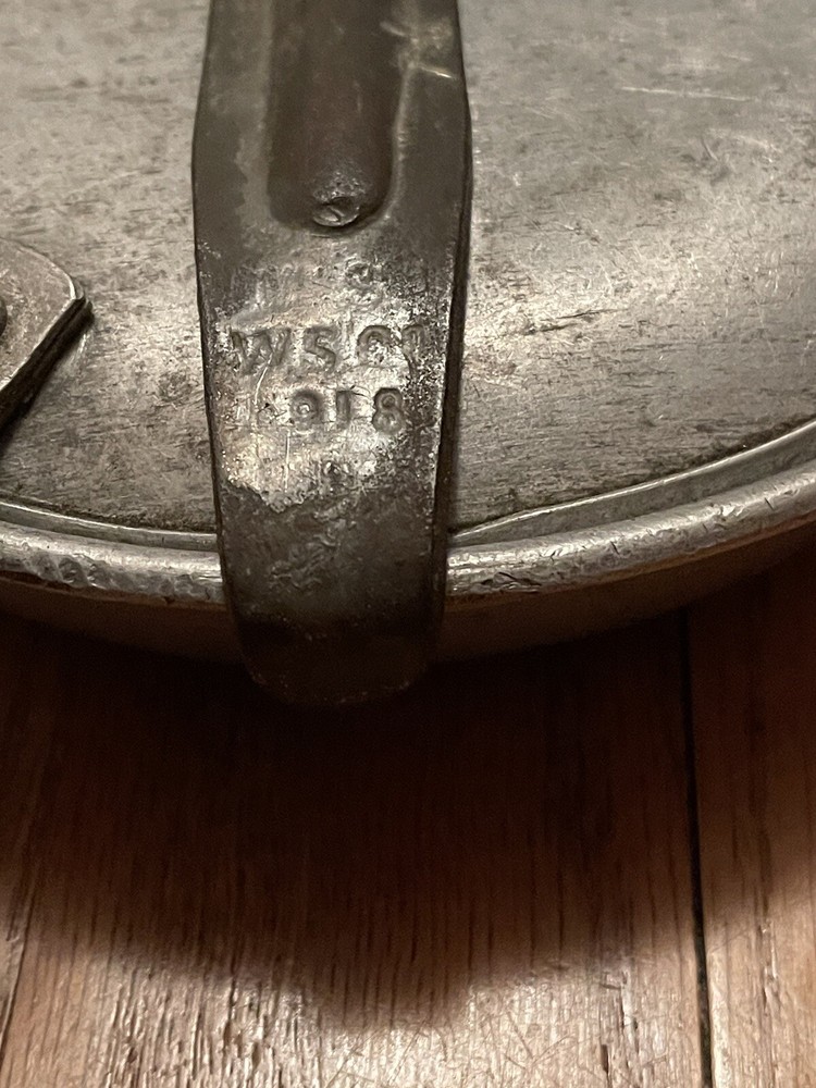 2 Original WW1 & WW2 US mess kits 1918