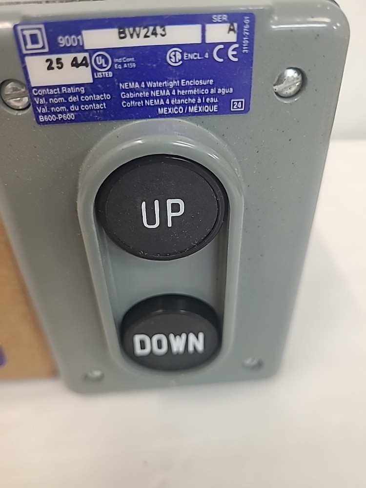 Square D 9001BW243 Push Button Control Station
