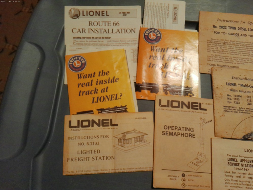 LIONEL TRAIN PAPER LOT