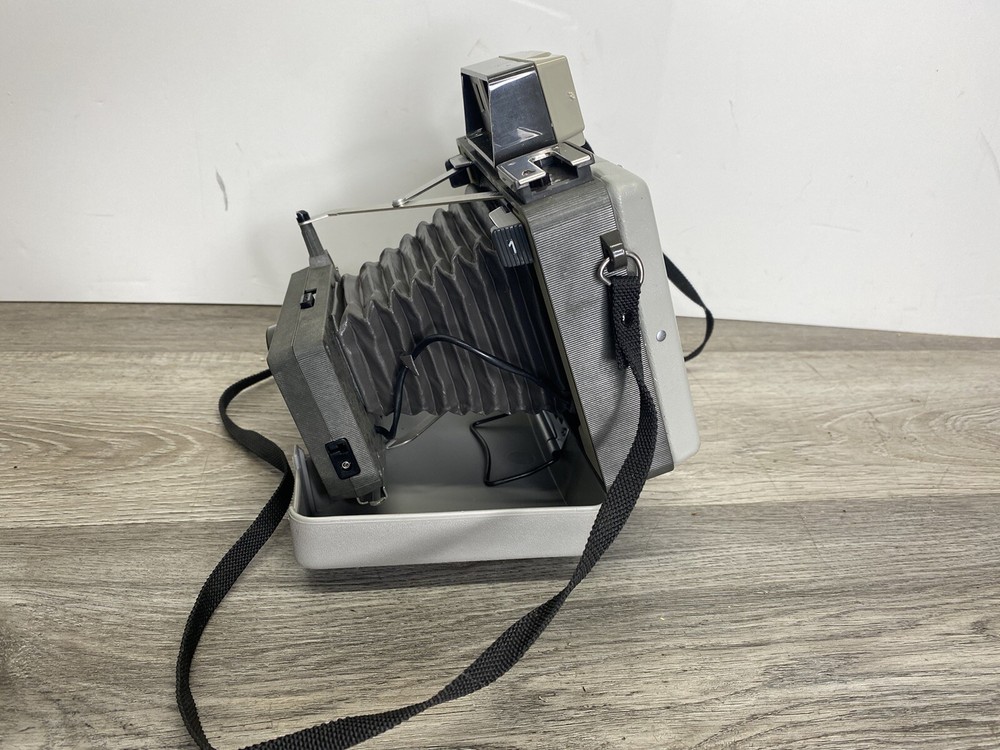 Pair of Polaroid Land Camera Countdown 70 With Case & Flash *Untested*