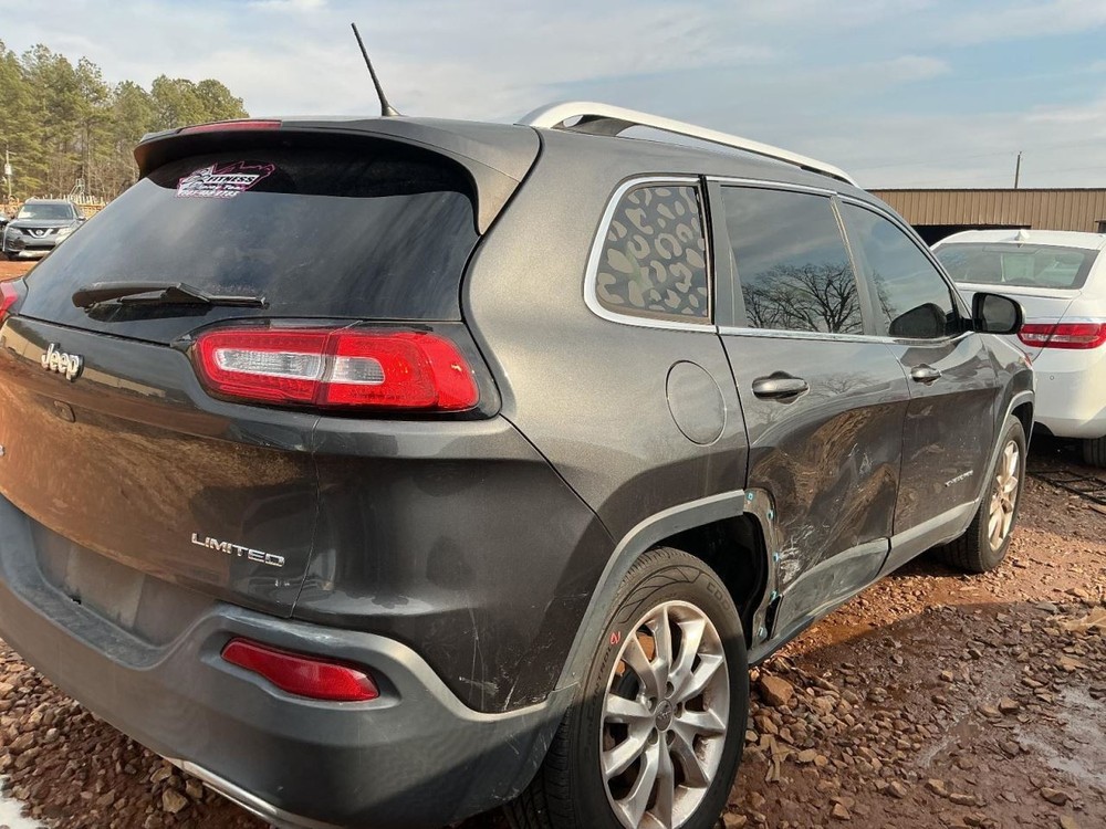 Console Front Floor AWD Fits 15-18 CHEROKEE 4947582