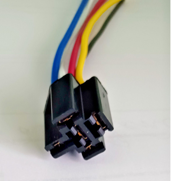 5-PIN LOCKING RELAY HARNESS W/6" WIRE