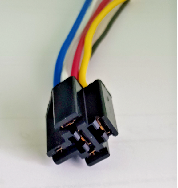 5-PIN LOCKING RELAY HARNESS W/6" WIRE