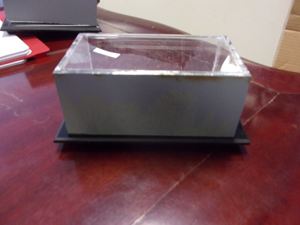 NEW 1:64 SCALE CRYSTAL CLEAR ACRYLIC MIRRORED DISPLAY CASE