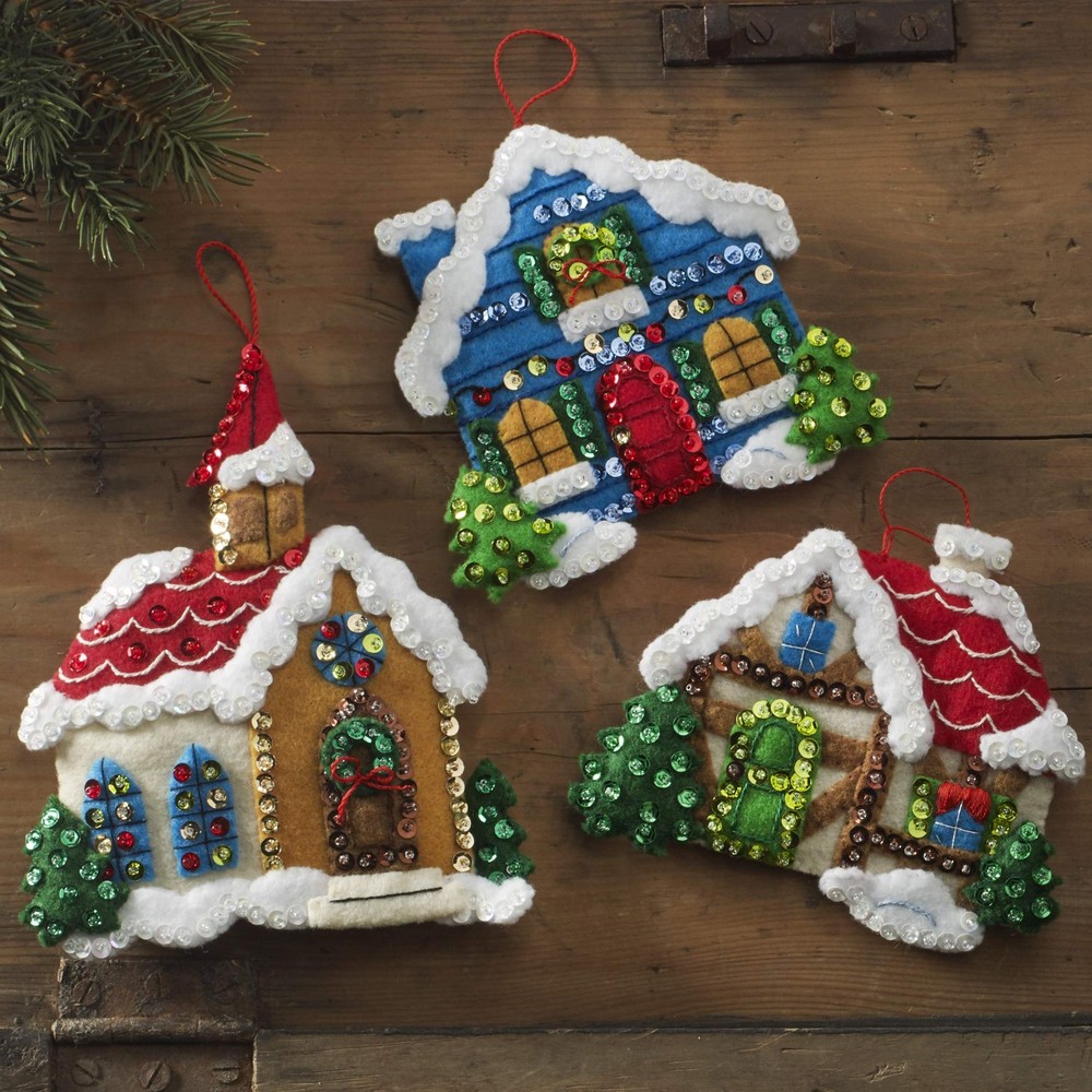 89218E Christmas Village Felt Applique Kit