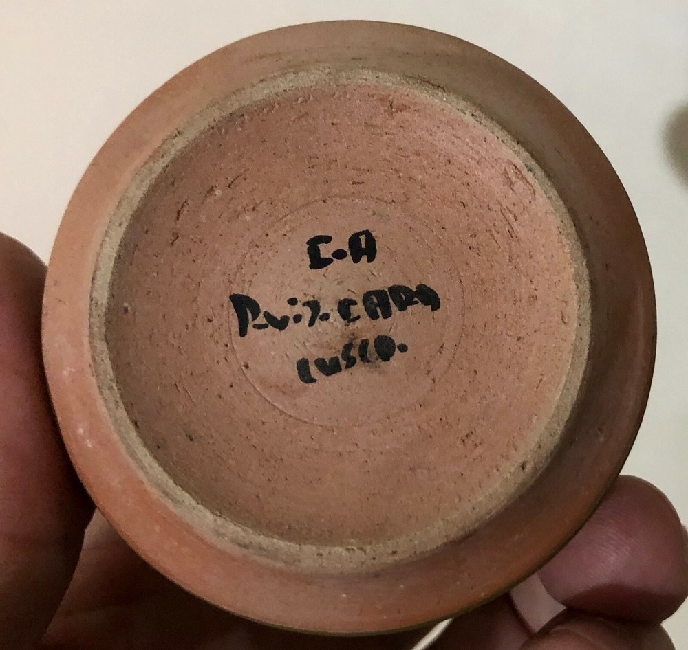 TWO BEAUTIFUL VINTAGE SIGNED PAINTED TERRACOTTA VASES FROM CUSCO - PERU