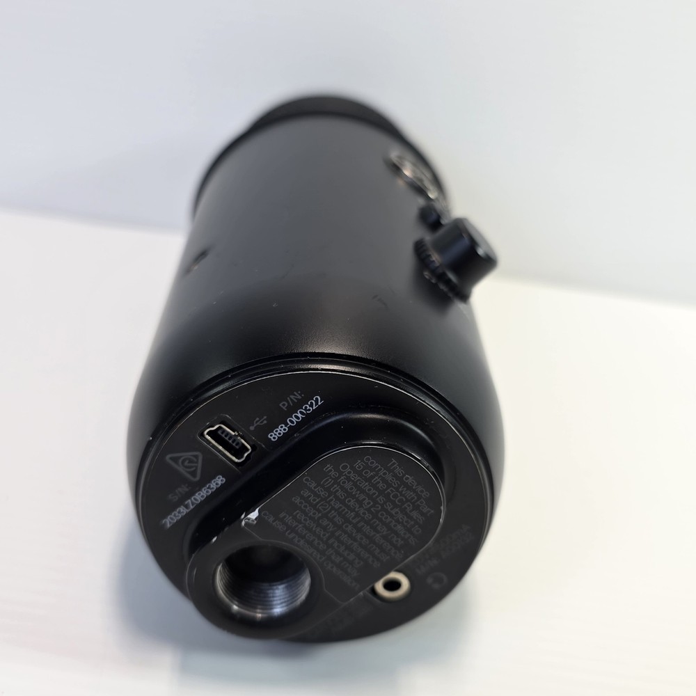 Blue Yeti Professional Multi-Pattern Black USB Condenser Microphone 888-000322