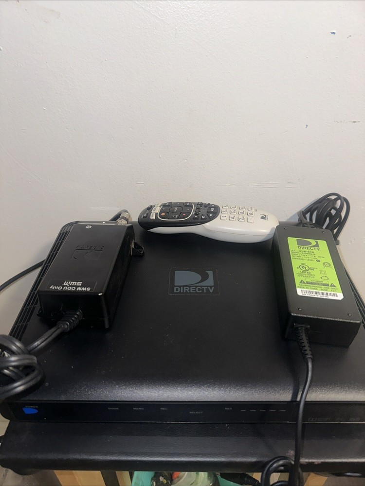 DIRECTV console HR44-500 with cords and remote control tested