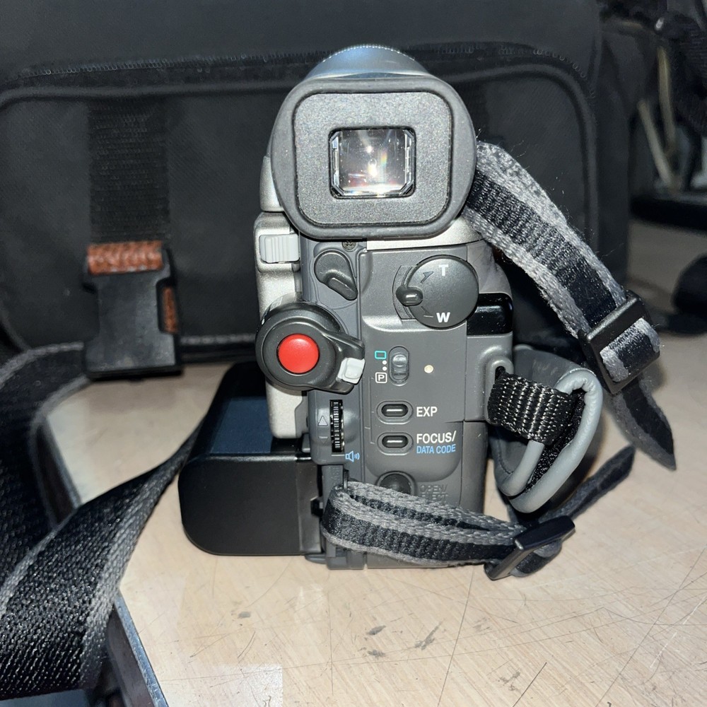 CANON NTSC ELURA CAMCORDER