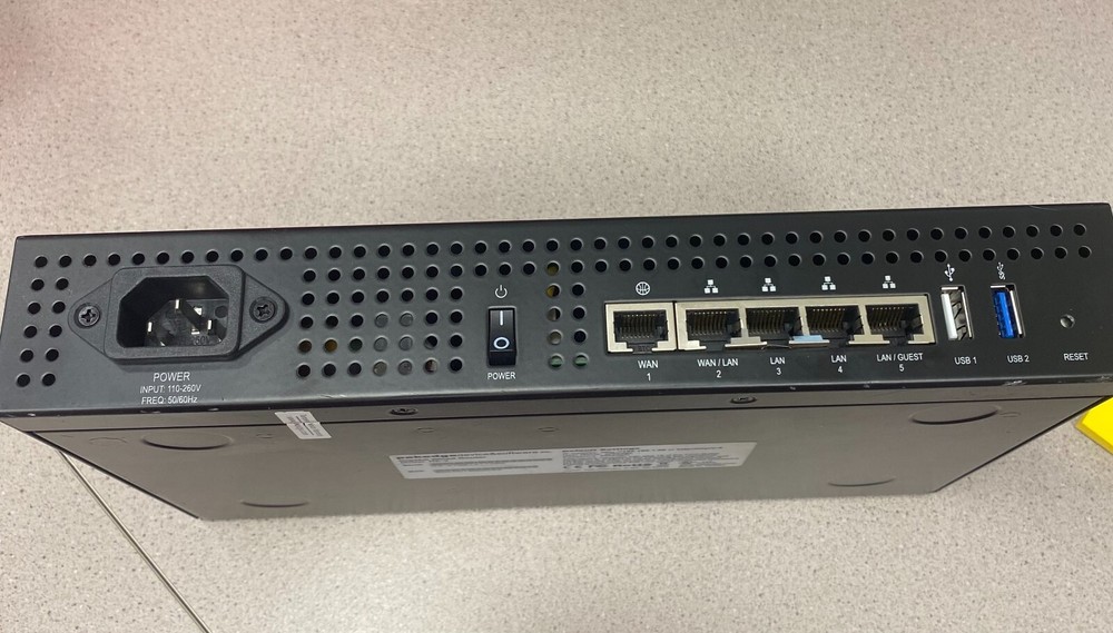 Pakedge Device&Software Gigabit Wired Router RE-2