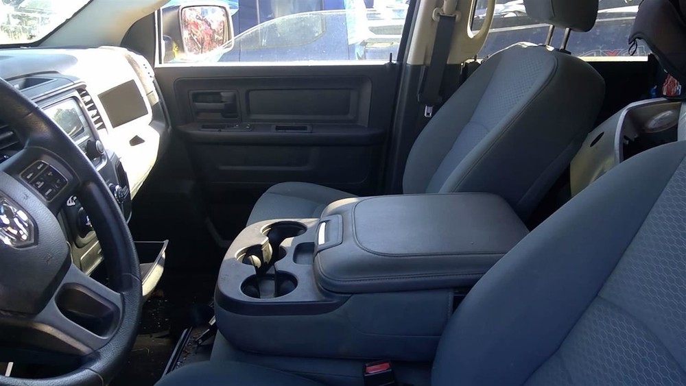 (LOCAL PICKUP ONLY) RAM1500 2015 Air Shutter 2049201