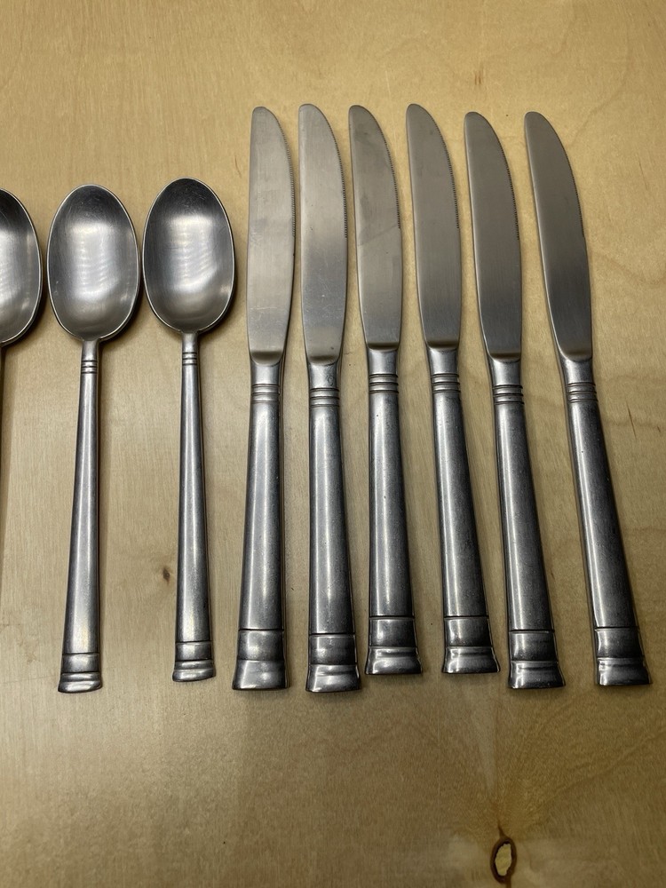 17pcs Oneida Sunnybrook / Indonesia