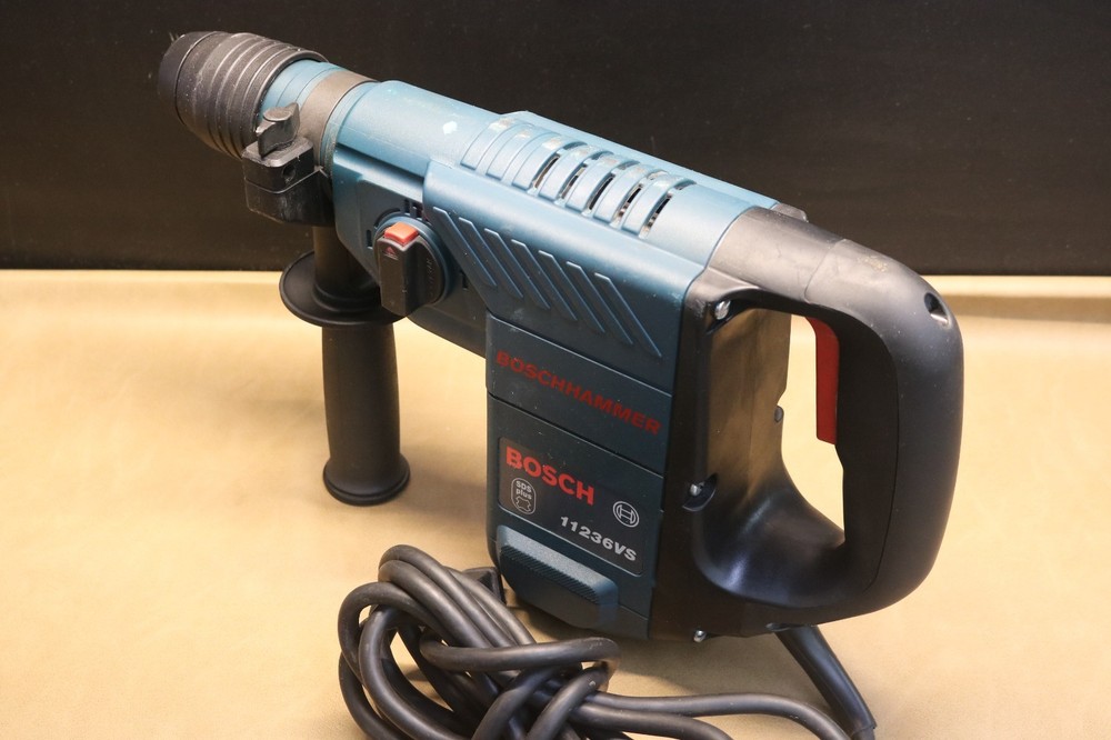 Bosch 11236VS Rotary Hammer Drill with case and bits