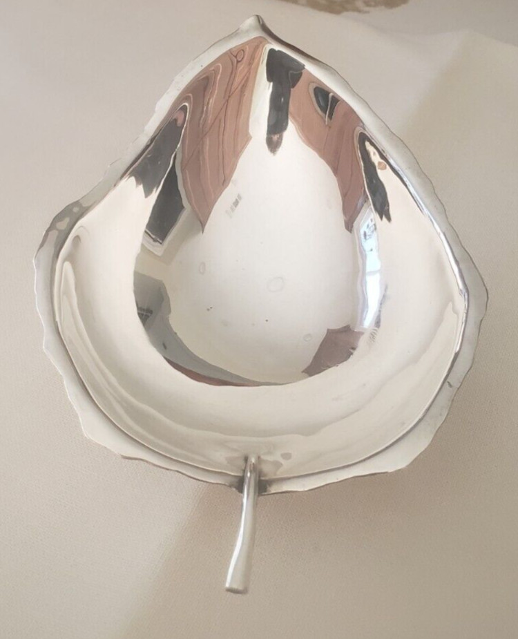 Alfredo Sciarrotta Sterling Silver Footed Leaf Shaped Bowl