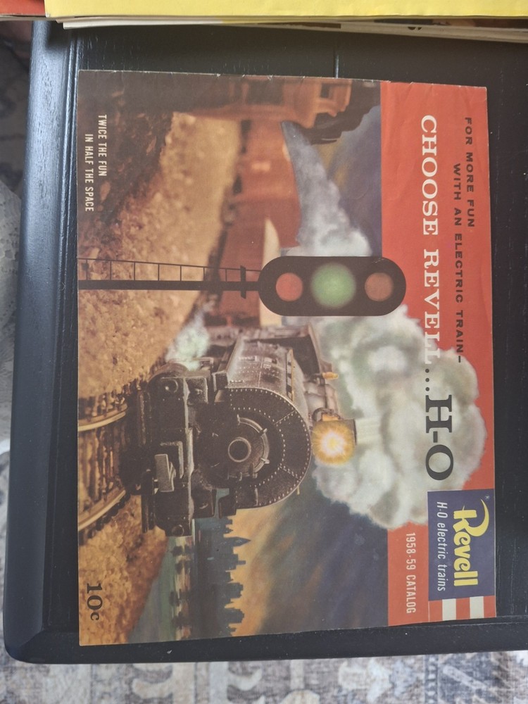 Vintage HO . Train Sets In Original Boxes Extra Tracks,universal Power Master.