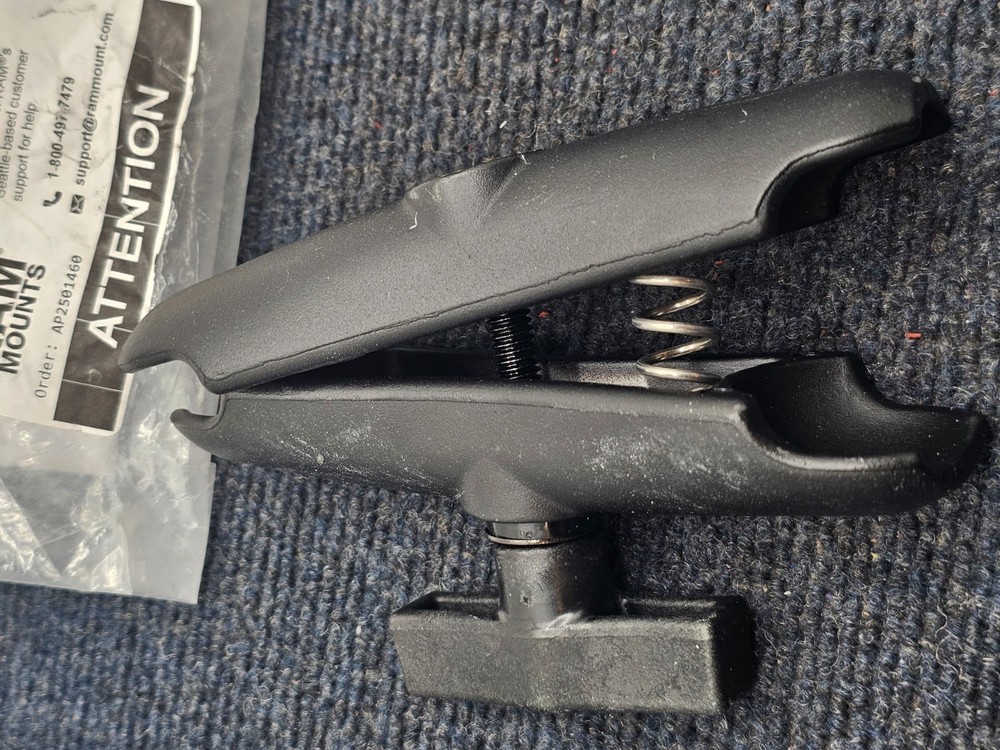 RAM Mounts RAM-201U C-Size Double-Socket Arm Black