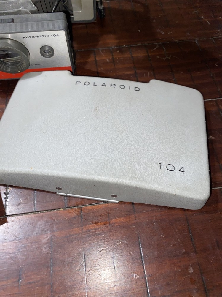 Vintage Polaroid Automatic 104 Land Camera with flash Not Tested