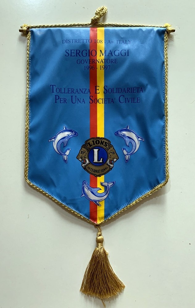 VINTAGE LIONS INTERNATIONAL PENNANT