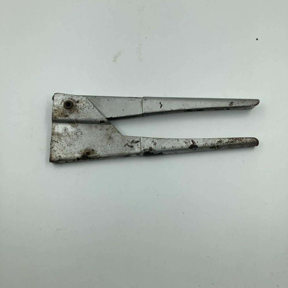 Vintage USM CORP. Pop Rivet Tool PRG-411 for 1/8" Rivets