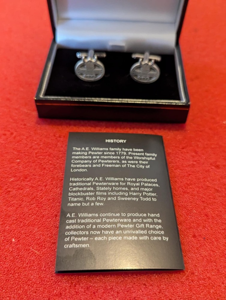 Warhammer World Exclusive Bugman Cufflinks Set BNIB Dwarf A.E Williams Pewter