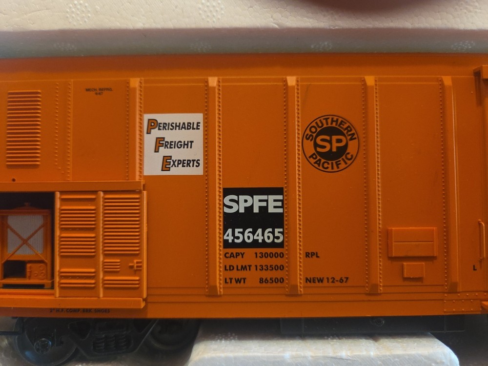 27328 SP Fruit Express Mechanical Reefer #456465 (Std O), 07-09
