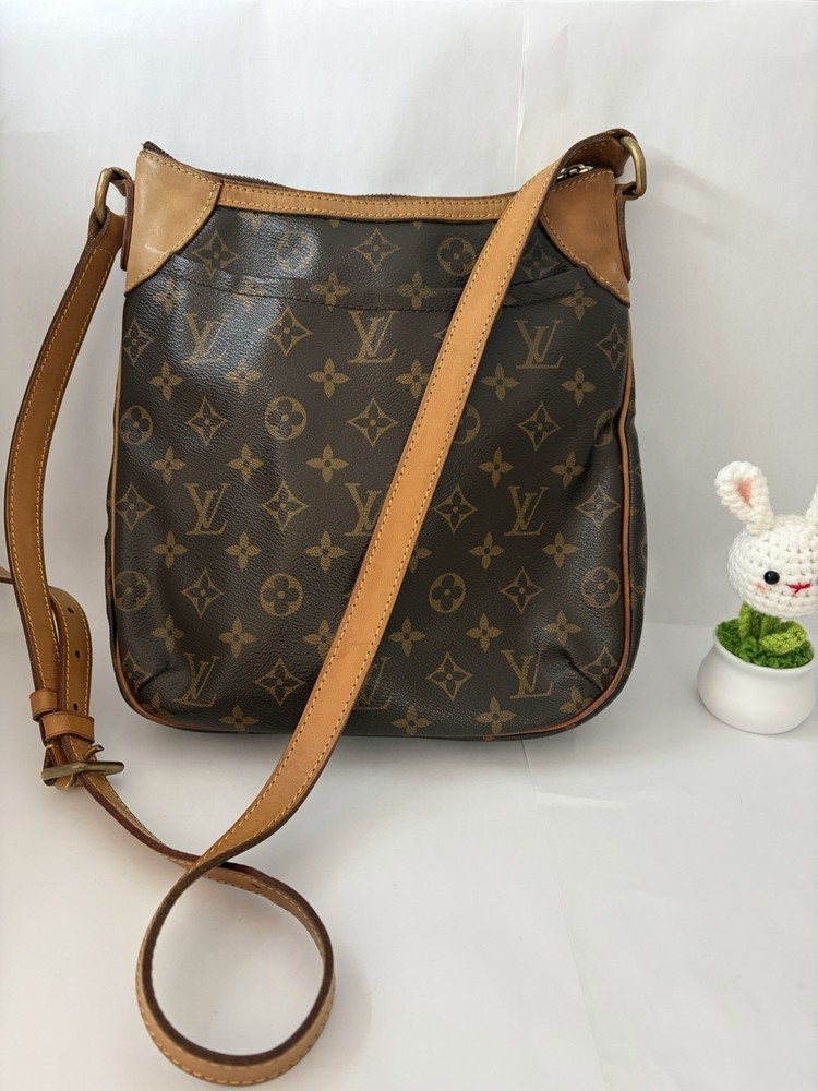 Authantic Louis Vuitton Monogram Odeon MM Crossbody