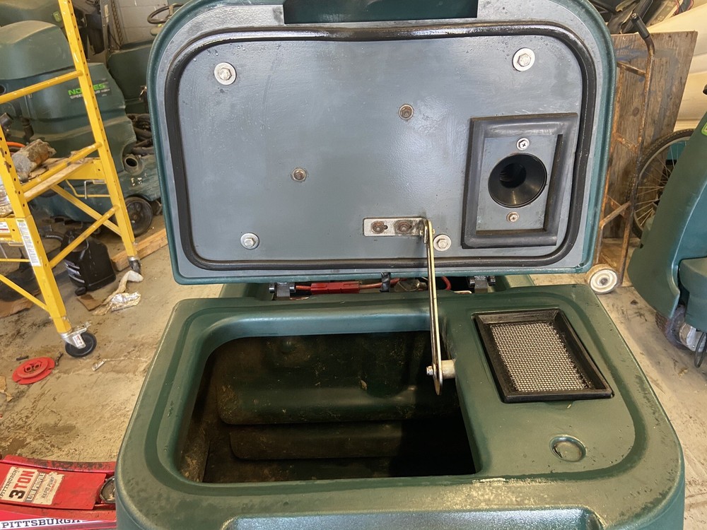 Nobles SSRider 32” Disk Rider Scrubber