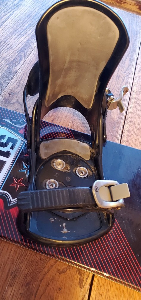 5150 snowboard with FF1000 Bindings Good Condition