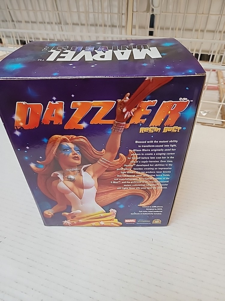 Diamond Select Marvel Universe Dazzler Resin Bust 0881/2000 New