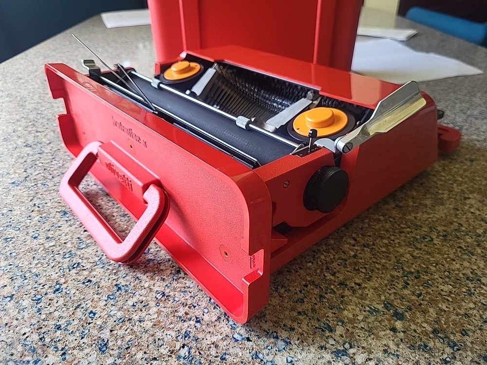 Olivetti Red Valentine S Red Manual Typewriter Nice Working Condition Read