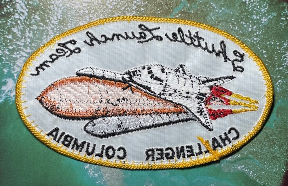 SPACE SHUTTLE LAUNCH TEAM COLUMBIA & CHALLENGER VINTAGE OVAL CLOTH BACK PATCH