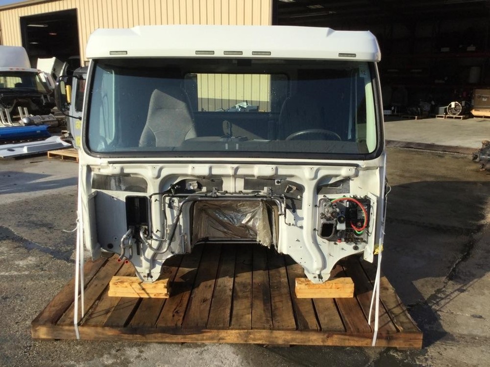 Replaces 2013 VOLVO VNL CAB , MD