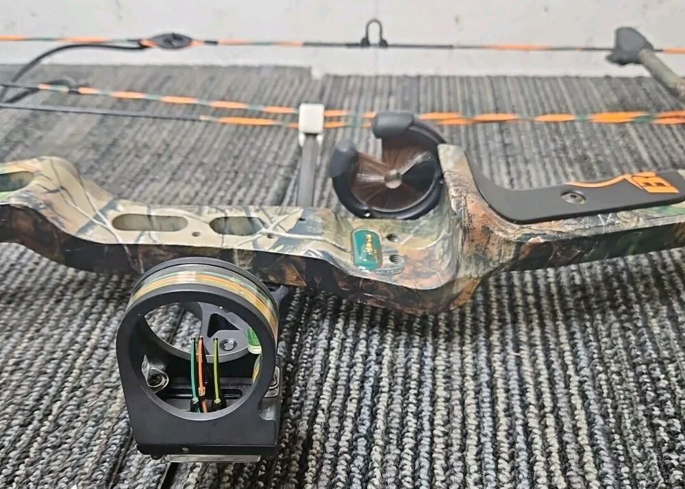 Bear Archery - Game Over - Compound Bow with Hard Case